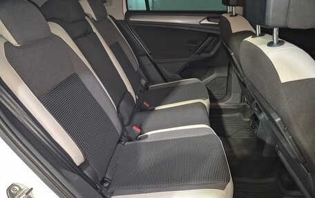 Volkswagen Tiguan II, 2019 год, 2 457 000 рублей, 13 фотография