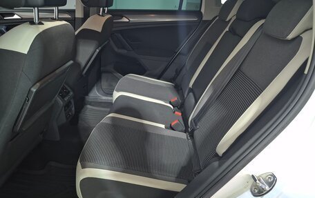 Volkswagen Tiguan II, 2019 год, 2 457 000 рублей, 14 фотография