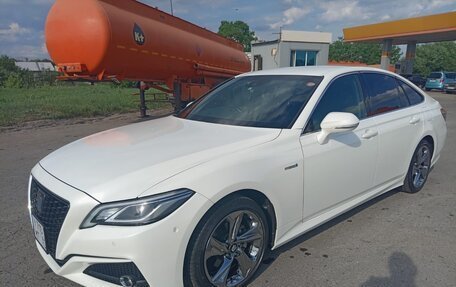 Toyota Crown, 2018 год, 3 100 000 рублей, 2 фотография