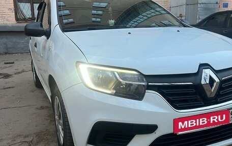 Renault Sandero II рестайлинг, 2018 год, 450 000 рублей, 2 фотография