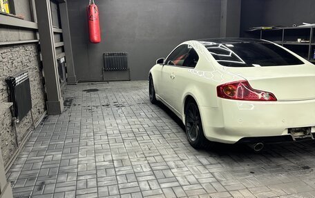 Nissan Skyline, 2004 год, 850 000 рублей, 17 фотография
