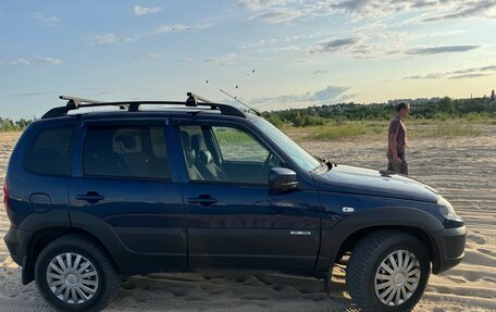 Chevrolet Niva I рестайлинг, 2018 год, 850 000 рублей, 4 фотография