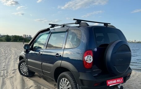 Chevrolet Niva I рестайлинг, 2018 год, 850 000 рублей, 5 фотография