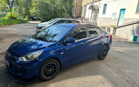 Hyundai Solaris II рестайлинг, 2013 год, 650 000 рублей, 2 фотография