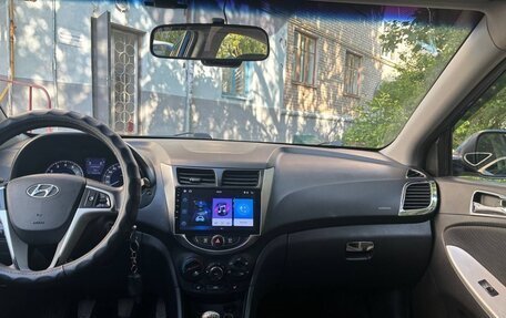 Hyundai Solaris II рестайлинг, 2013 год, 650 000 рублей, 11 фотография