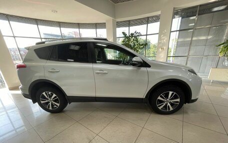 Toyota RAV4, 2019 год, 2 499 000 рублей, 8 фотография