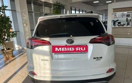 Toyota RAV4, 2019 год, 2 499 000 рублей, 6 фотография