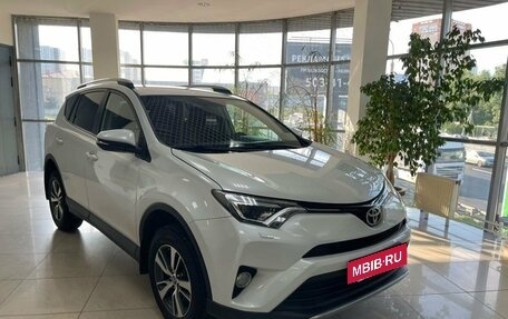 Toyota RAV4, 2019 год, 2 499 000 рублей, 3 фотография