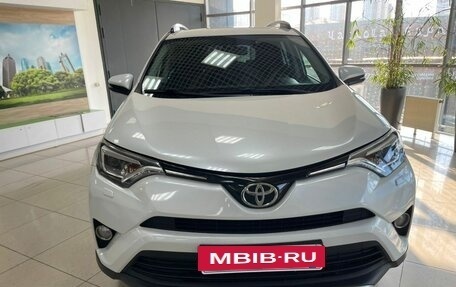 Toyota RAV4, 2019 год, 2 499 000 рублей, 2 фотография