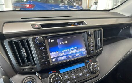 Toyota RAV4, 2019 год, 2 499 000 рублей, 15 фотография