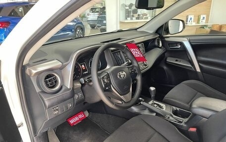Toyota RAV4, 2019 год, 2 499 000 рублей, 12 фотография
