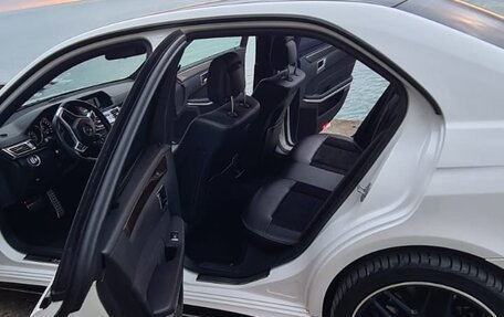 Mercedes-Benz E-Класс, 2015 год, 1 850 000 рублей, 3 фотография
