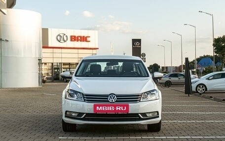Volkswagen Passat B7, 2013 год, 1 095 000 рублей, 2 фотография