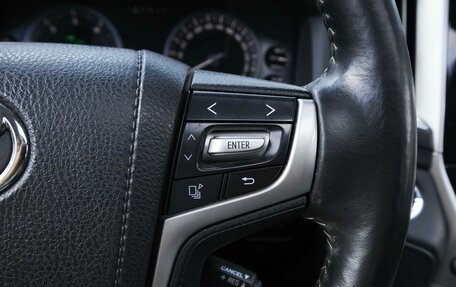 Toyota Land Cruiser 200, 2015 год, 5 779 000 рублей, 24 фотография