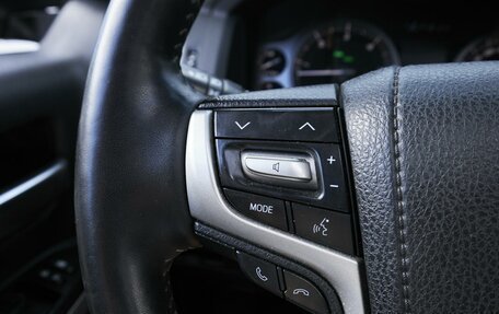 Toyota Land Cruiser 200, 2015 год, 5 779 000 рублей, 26 фотография