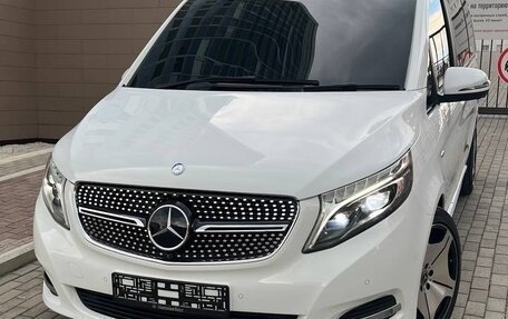 Mercedes-Benz V-Класс, 2017 год, 3 540 000 рублей, 3 фотография