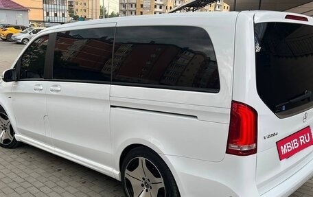Mercedes-Benz V-Класс, 2017 год, 3 540 000 рублей, 5 фотография