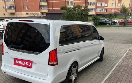 Mercedes-Benz V-Класс, 2017 год, 3 540 000 рублей, 8 фотография