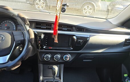 Toyota Corolla, 2015 год, 1 350 000 рублей, 8 фотография