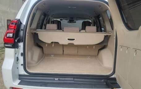 Toyota Land Cruiser Prado 150 рестайлинг 2, 2018 год, 4 000 000 рублей, 11 фотография