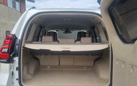 Toyota Land Cruiser Prado 150 рестайлинг 2, 2018 год, 4 000 000 рублей, 5 фотография