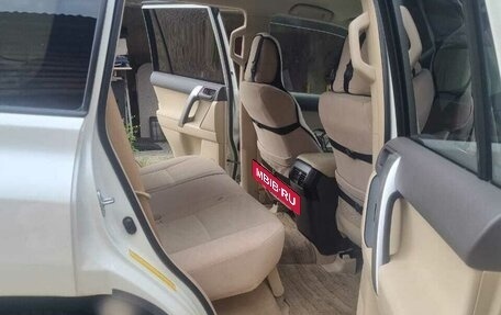 Toyota Land Cruiser Prado 150 рестайлинг 2, 2018 год, 4 000 000 рублей, 7 фотография