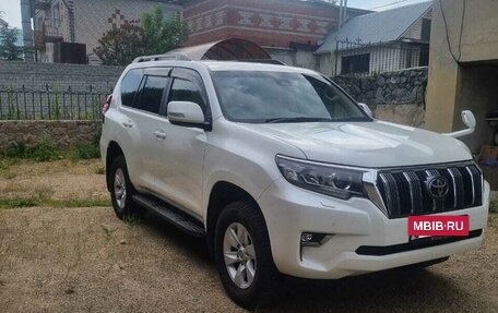Toyota Land Cruiser Prado 150 рестайлинг 2, 2018 год, 4 000 000 рублей, 2 фотография