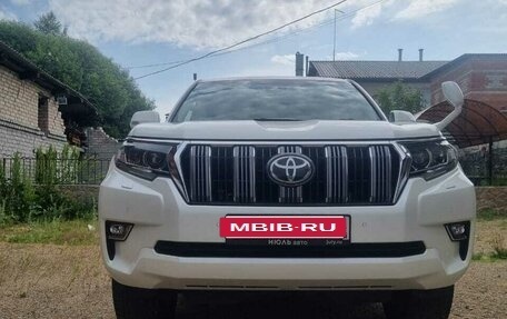 Toyota Land Cruiser Prado 150 рестайлинг 2, 2018 год, 4 000 000 рублей, 10 фотография