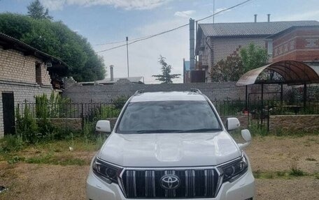 Toyota Land Cruiser Prado 150 рестайлинг 2, 2018 год, 4 000 000 рублей, 4 фотография