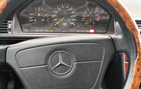 Mercedes-Benz E-Класс, 1994 год, 800 000 рублей, 4 фотография