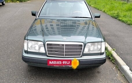 Mercedes-Benz E-Класс, 1994 год, 800 000 рублей, 5 фотография