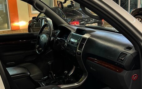 Toyota Land Cruiser Prado 120 рестайлинг, 2006 год, 3 000 000 рублей, 8 фотография