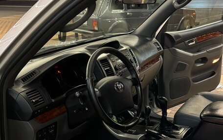 Toyota Land Cruiser Prado 120 рестайлинг, 2006 год, 3 000 000 рублей, 9 фотография