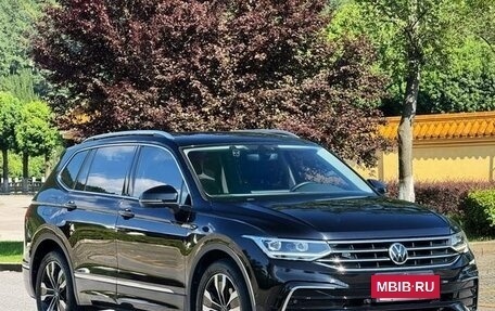 Volkswagen Tiguan II, 2022 год, 1 950 002 рублей, 3 фотография