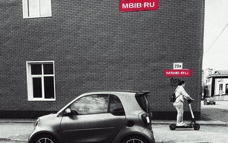 Smart Fortwo III, 2017 год, 2 920 000 рублей, 8 фотография