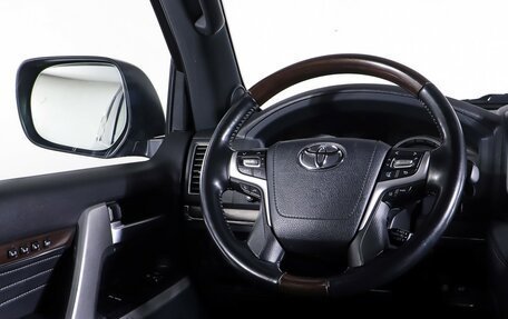 Toyota Land Cruiser 200, 2019 год, 7 400 000 рублей, 16 фотография