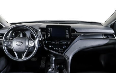 Toyota Camry, 2021 год, 2 790 000 рублей, 13 фотография