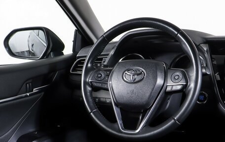 Toyota Camry, 2021 год, 2 790 000 рублей, 16 фотография