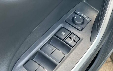 Toyota RAV4, 2025 год, 3 750 000 рублей, 8 фотография