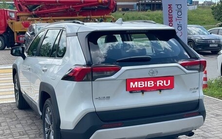 Toyota RAV4, 2025 год, 3 750 000 рублей, 7 фотография