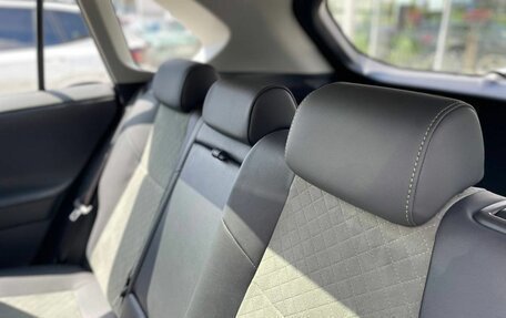 Toyota RAV4, 2025 год, 3 750 000 рублей, 28 фотография