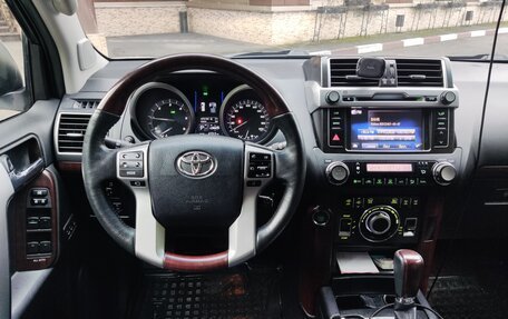 Toyota Land Cruiser Prado 150 рестайлинг 2, 2017 год, 4 700 000 рублей, 4 фотография
