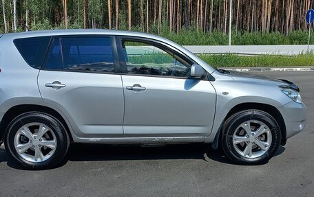 Toyota RAV4, 2005 год, 980 000 рублей, 4 фотография