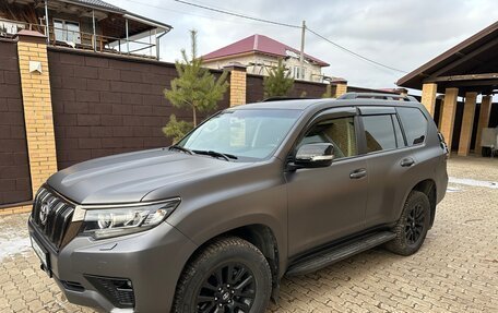 Toyota Land Cruiser Prado 150 рестайлинг 2, 2020 год, 7 000 000 рублей, 2 фотография