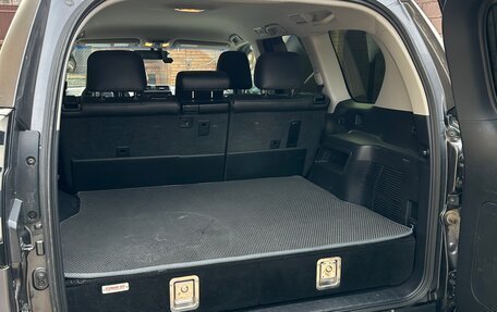 Toyota Land Cruiser Prado 150 рестайлинг 2, 2020 год, 7 000 000 рублей, 8 фотография