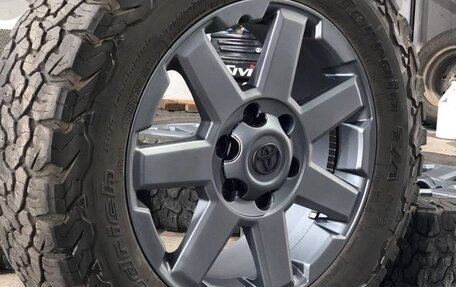 Toyota Land Cruiser Prado 150 рестайлинг 2, 2020 год, 7 000 000 рублей, 14 фотография