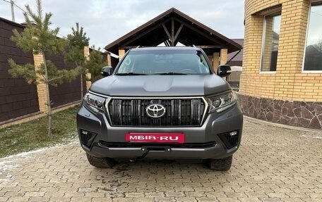 Toyota Land Cruiser Prado 150 рестайлинг 2, 2020 год, 7 000 000 рублей, 3 фотография