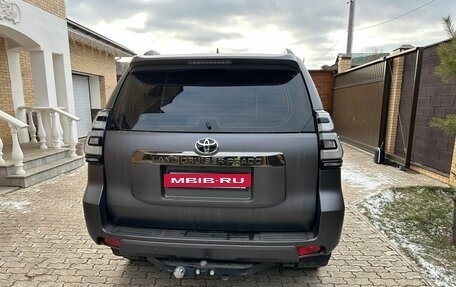 Toyota Land Cruiser Prado 150 рестайлинг 2, 2020 год, 7 000 000 рублей, 5 фотография