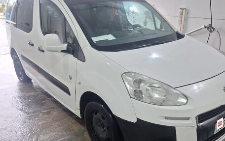 Peugeot Partner II рестайлинг 2, 2013 год, 690 000 рублей, 2 фотография