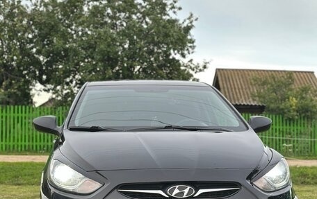 Hyundai Solaris II рестайлинг, 2012 год, 770 000 рублей, 4 фотография